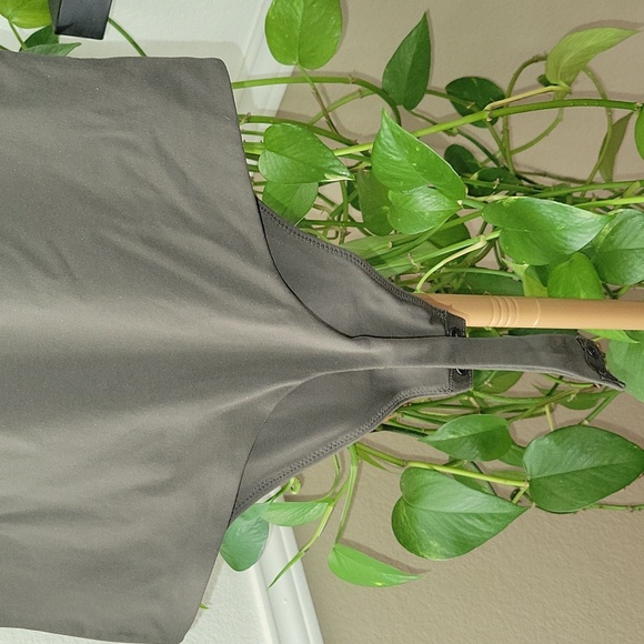 Contour Fixture BodysuitBody-hugging V-neck longsleeve bodysuit Size S - Picture 8 of 11